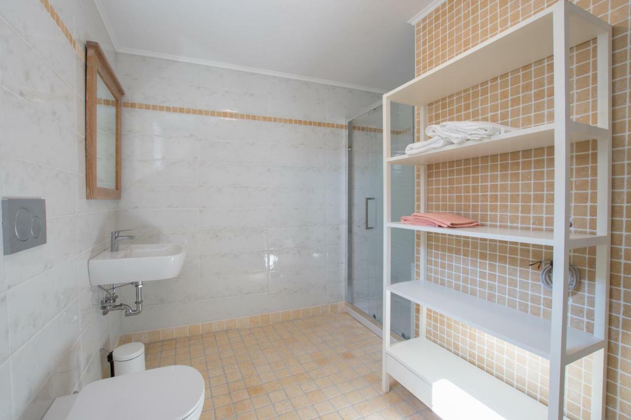 Lana House With Apartments Petrovija Buitenkant foto