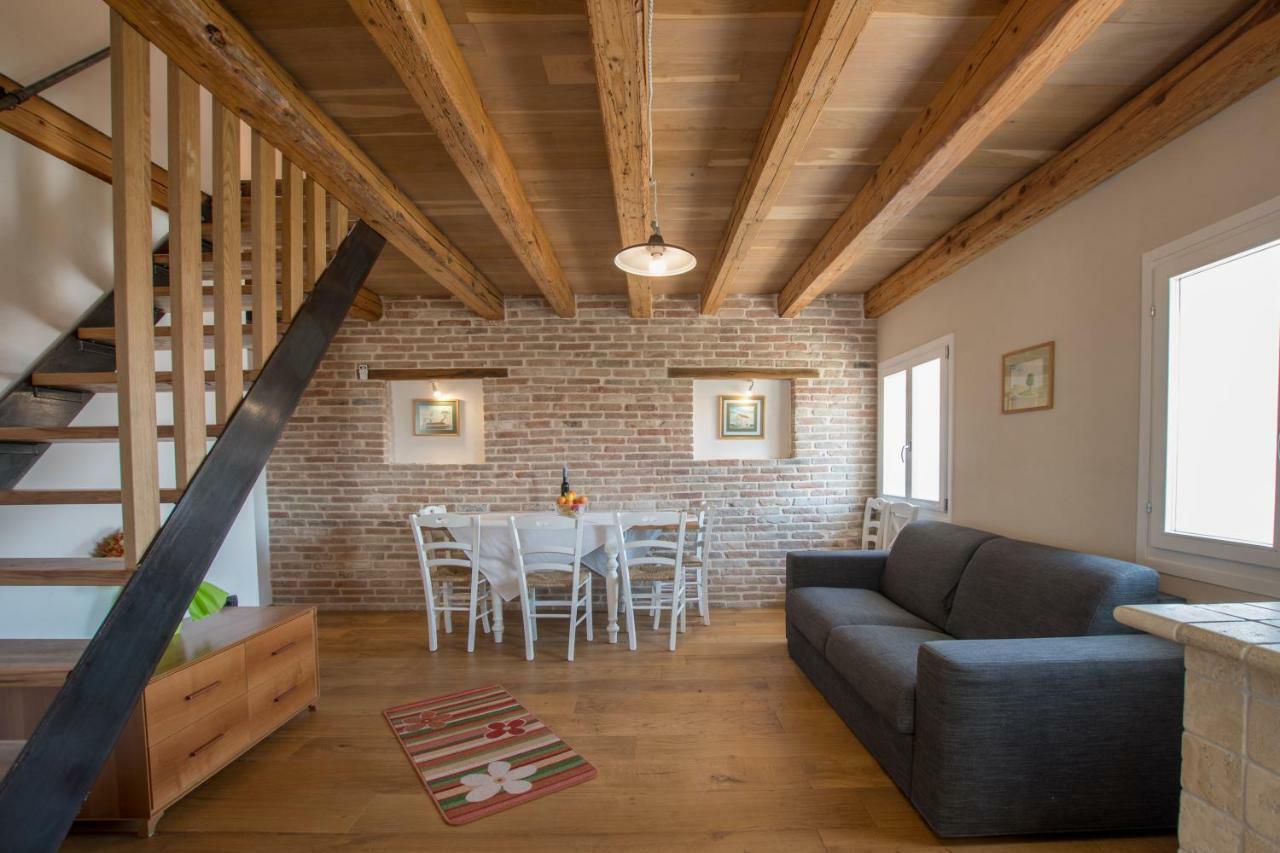 Lana House With Apartments Petrovija Buitenkant foto