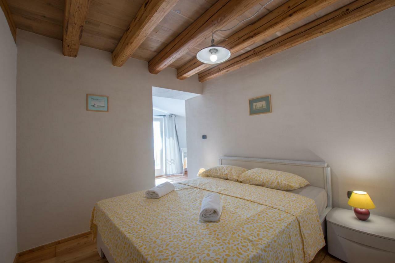 Lana House With Apartments Petrovija Buitenkant foto